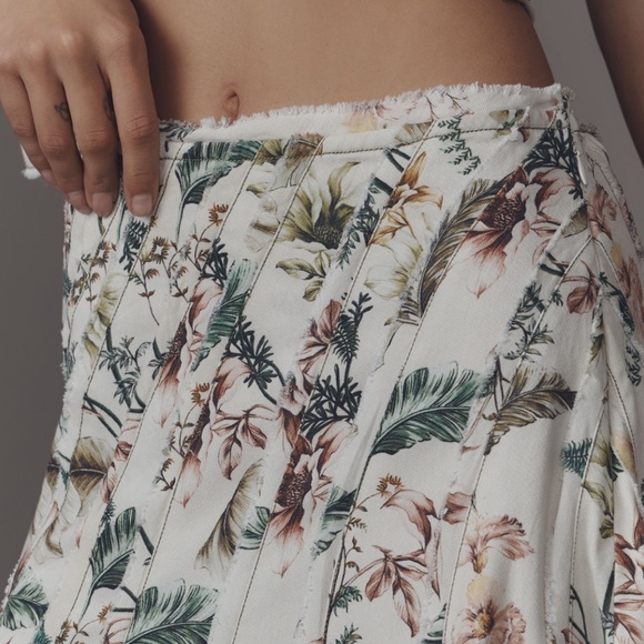 NWT: Creamy White Floral Swirl Seamed Maxi Skirt (4) - Picture 3 of 3